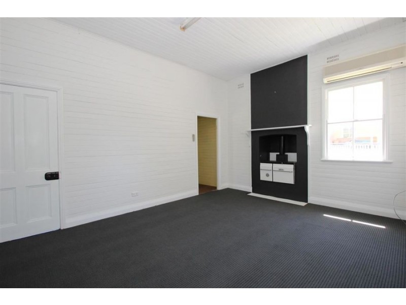 51 Molesworth Street, Tenterfield NSW 2372