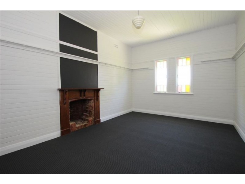 51 Molesworth Street, Tenterfield NSW 2372