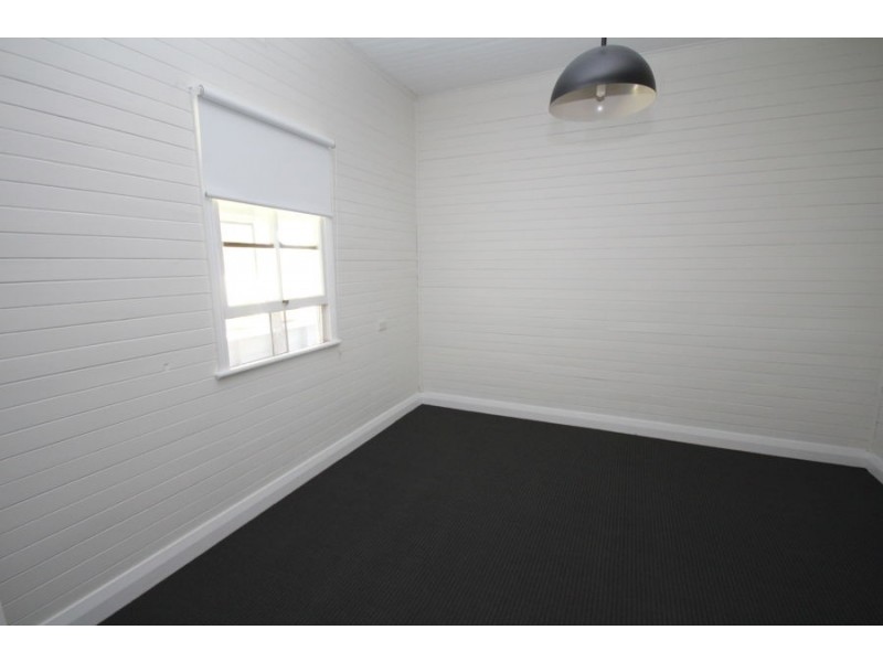 51 Molesworth Street, Tenterfield NSW 2372