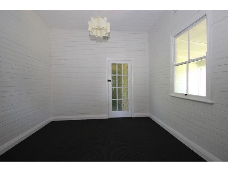 51 Molesworth Street, Tenterfield NSW 2372