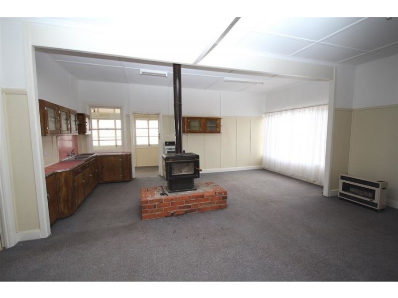 25 High Street, Tenterfield NSW 2372