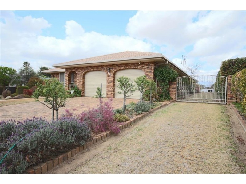 199 Pelham Street, Tenterfield NSW 2372