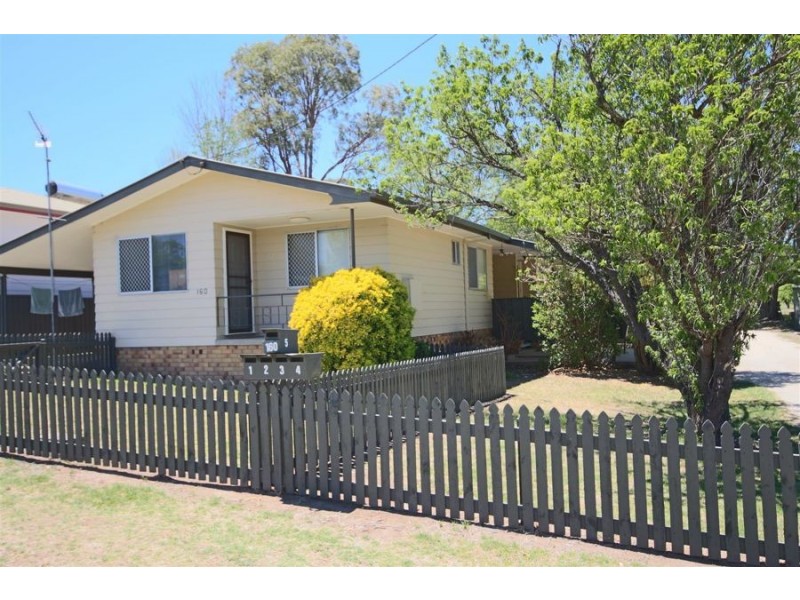 160 Bulwer Street, Tenterfield NSW 2372