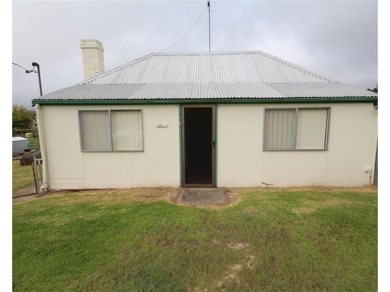 21 Martin Street, Tenterfield NSW 2372