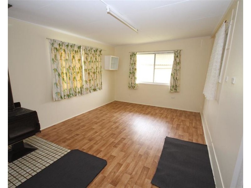 21 Martin Street, Tenterfield NSW 2372