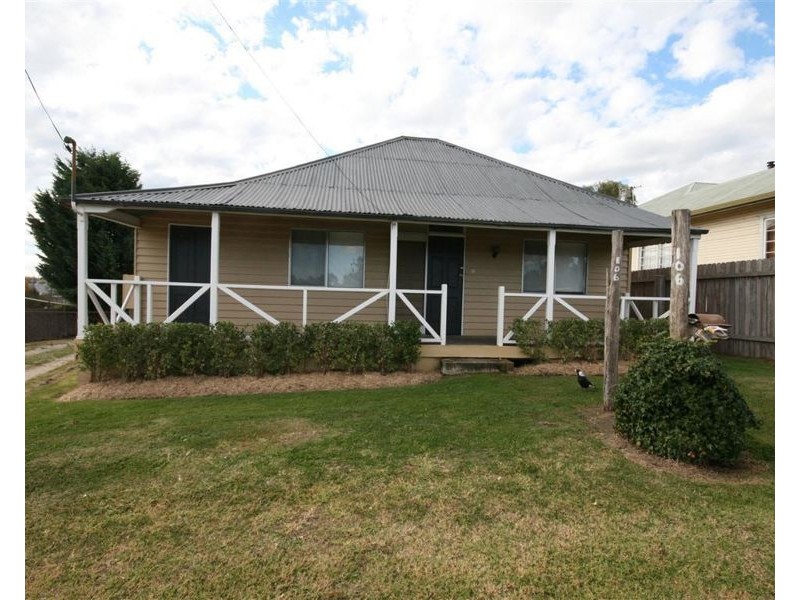 106 Miles Street, Tenterfield NSW 2372