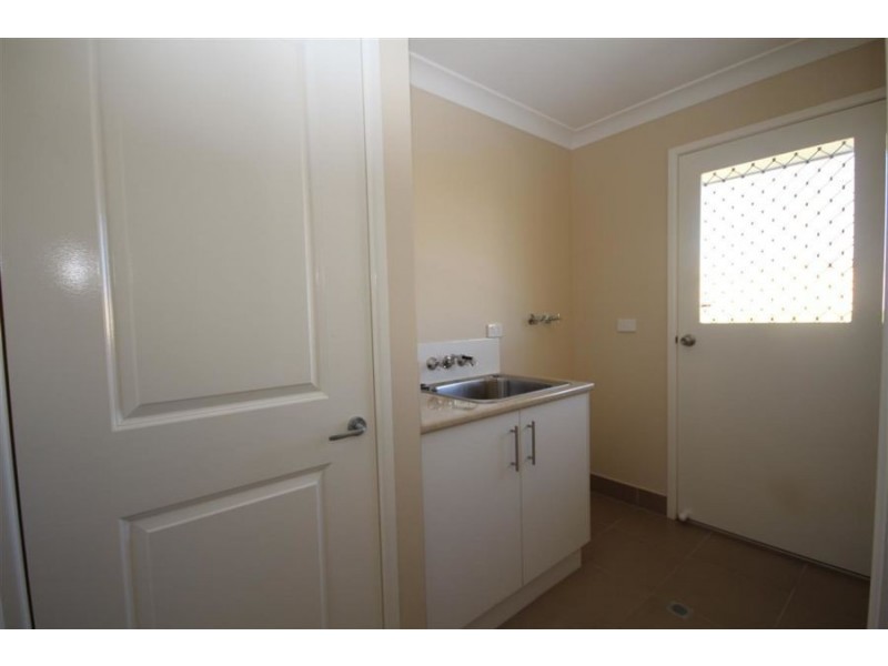 14 Parkes Drive, Tenterfield NSW 2372