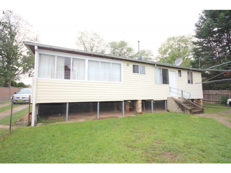 184 Logan Street, Tenterfield NSW 2372