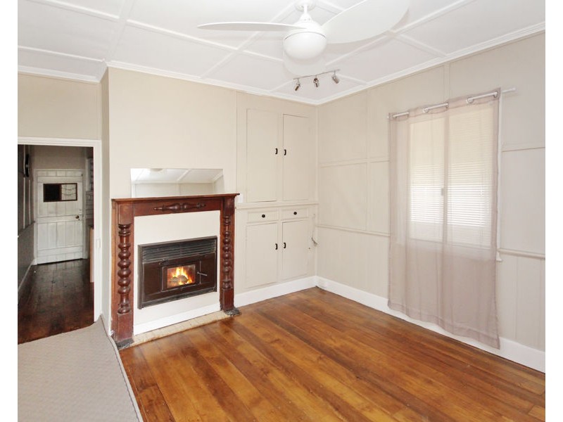 2 Wood Street, Tenterfield NSW 2372