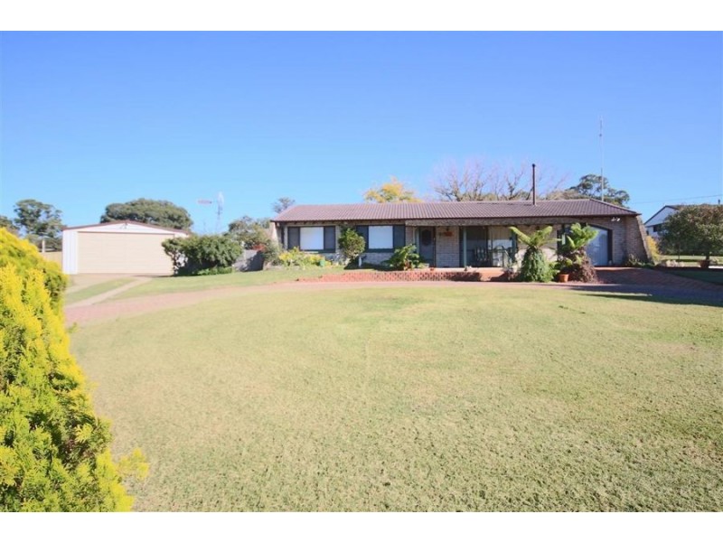 136 Pelham Street, Tenterfield NSW 2372