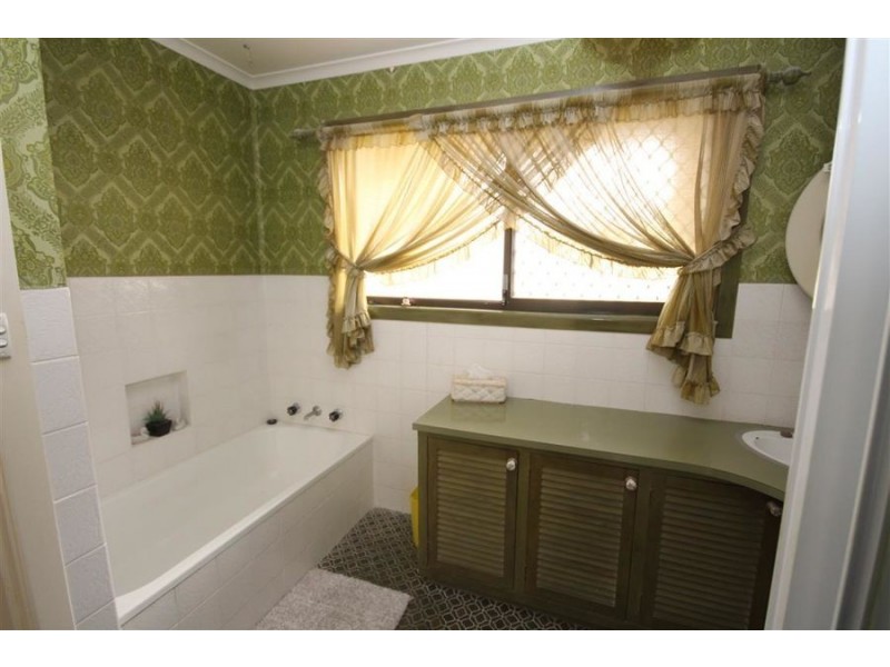 136 Pelham Street, Tenterfield NSW 2372