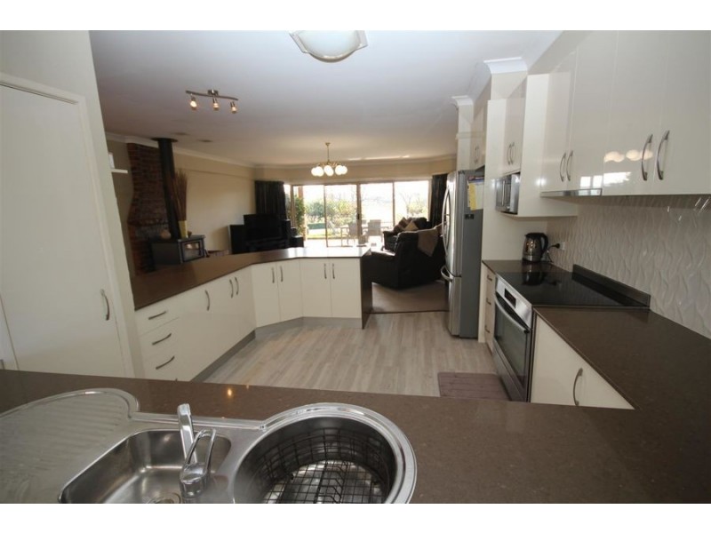 14 Aldershot Road, Tenterfield NSW 2372