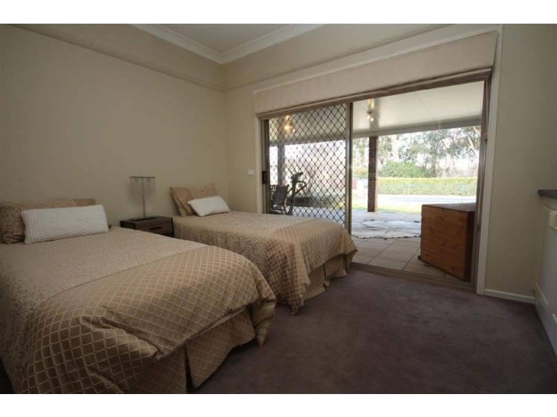 14 Aldershot Road, Tenterfield NSW 2372