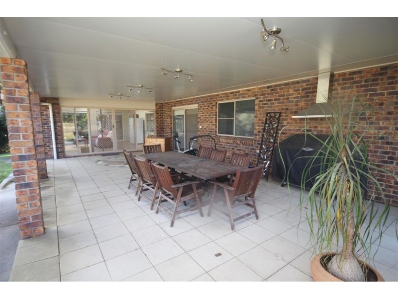 14 Aldershot Road, Tenterfield NSW 2372