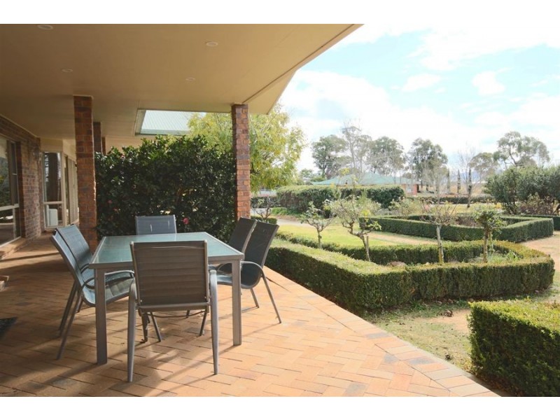 14 Aldershot Road, Tenterfield NSW 2372