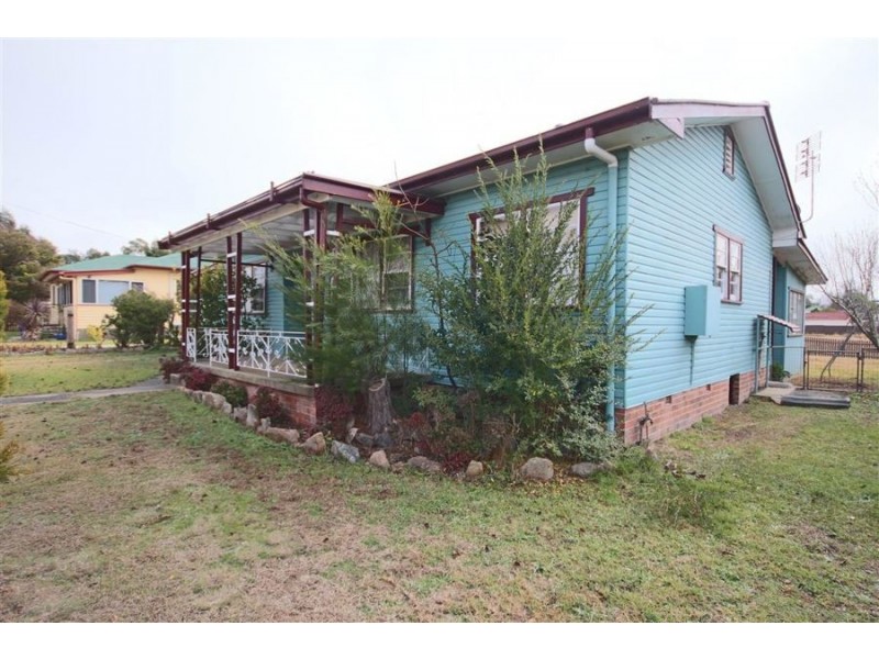 72 Manners Street, Tenterfield NSW 2372