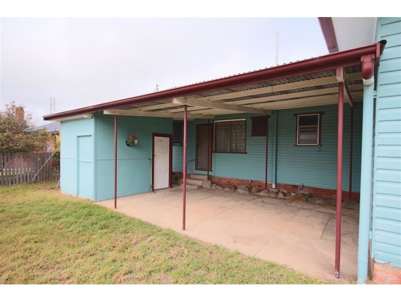 72 Manners Street, Tenterfield NSW 2372