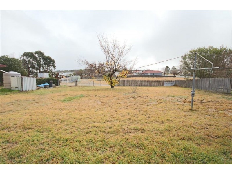 72 Manners Street, Tenterfield NSW 2372