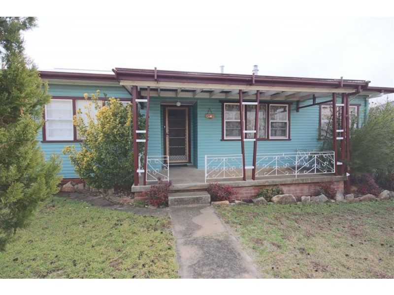 72 Manners Street, Tenterfield NSW 2372