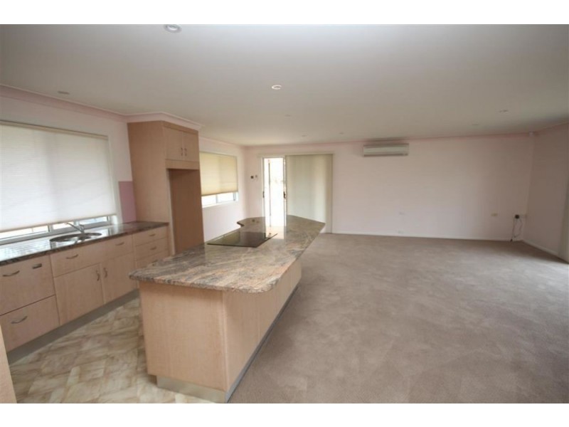 92 Manners Street, Tenterfield NSW 2372