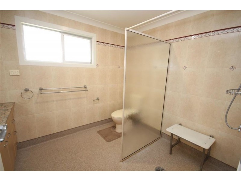 92 Manners Street, Tenterfield NSW 2372