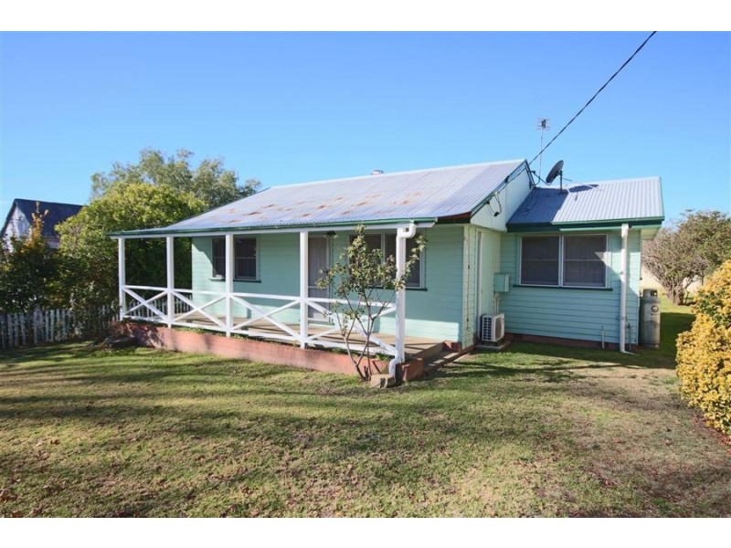 153 Logan Street, Tenterfield NSW 2372