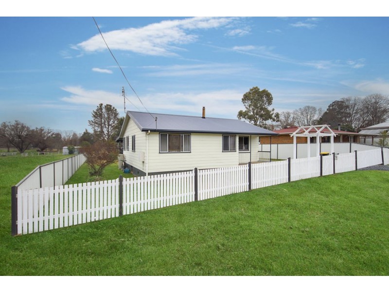 112 Petre Street, Tenterfield NSW 2372