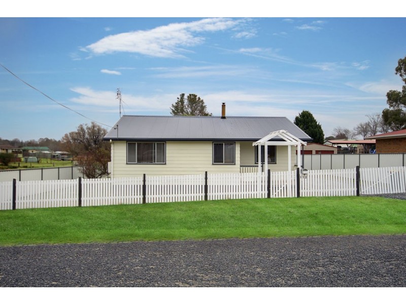 112 Petre Street, Tenterfield NSW 2372