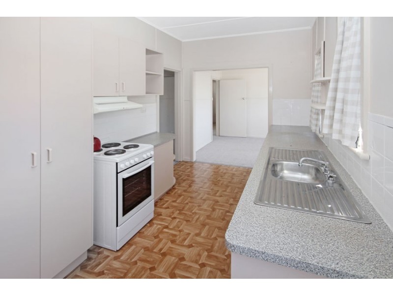 11 Duncan Street, Tenterfield NSW 2372