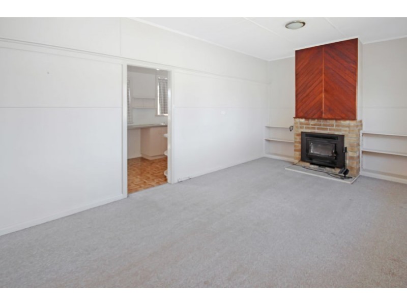 11 Duncan Street, Tenterfield NSW 2372