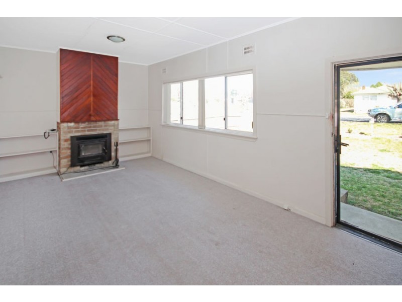 11 Duncan Street, Tenterfield NSW 2372