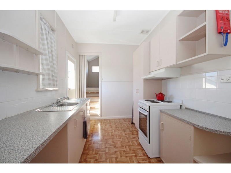 11 Duncan Street, Tenterfield NSW 2372