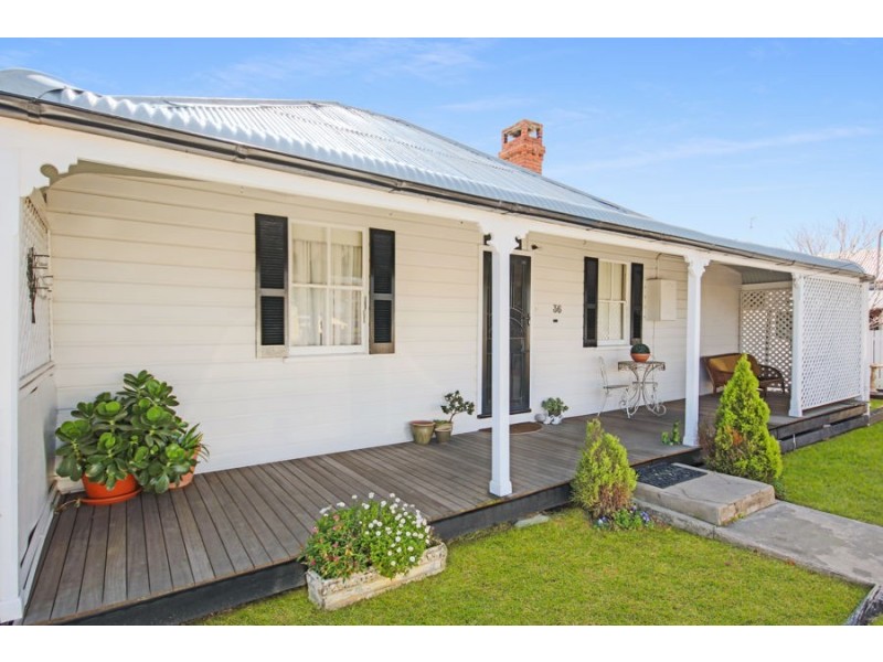 36 Margaret Street, Tenterfield NSW 2372 Harold Curry Real Estate Sold