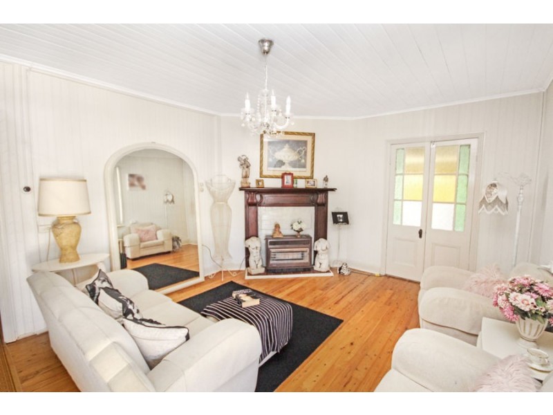 36 Margaret Street, Tenterfield NSW 2372