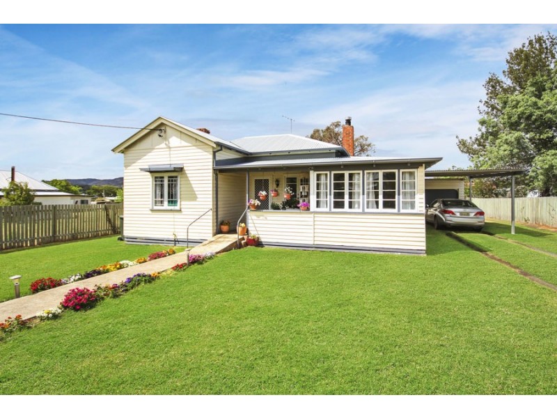 33 High Street, Tenterfield NSW 2372