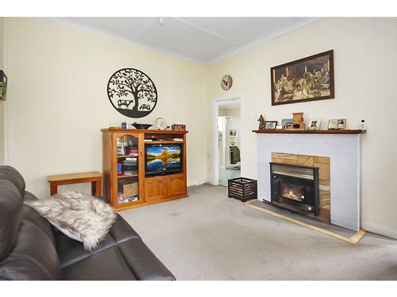 33 High Street, Tenterfield NSW 2372 Harold Curry Real Estate Sold