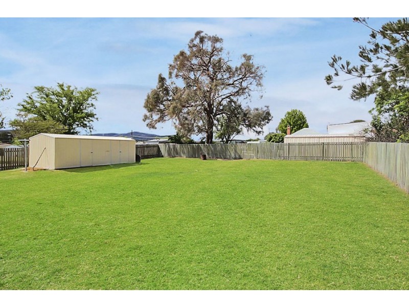 33 High Street, Tenterfield NSW 2372 Harold Curry Real Estate Sold