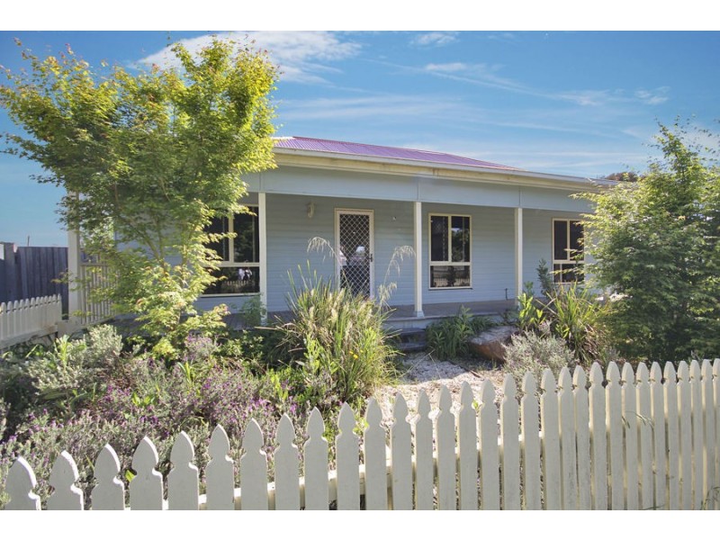 4 Margaret Street, Tenterfield NSW 2372