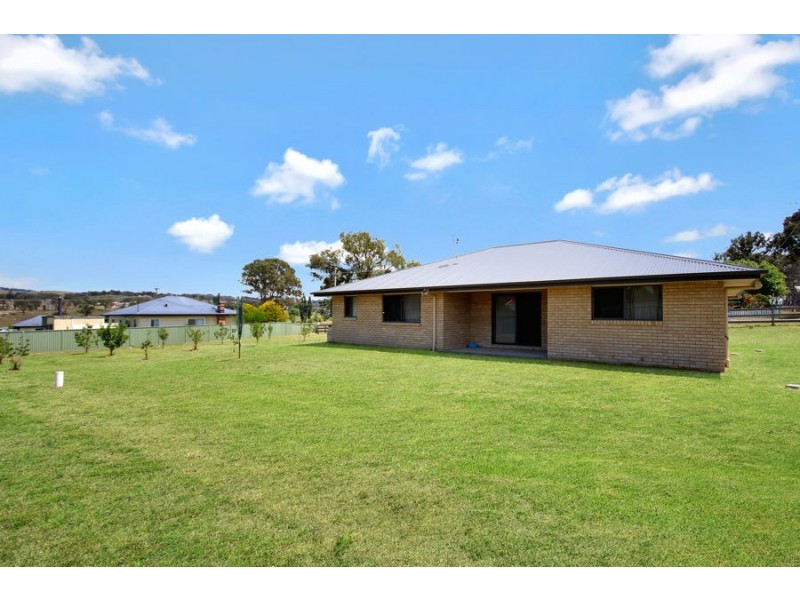 7 Clive Street, Tenterfield NSW 2372