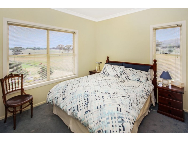 105 East Street, Tenterfield NSW 2372