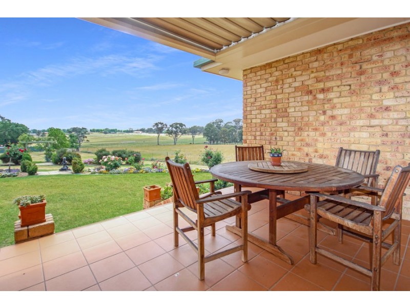 105 East Street, Tenterfield NSW 2372