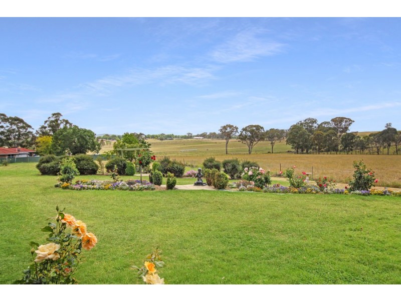 105 East Street, Tenterfield NSW 2372