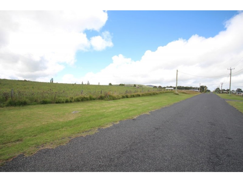 255 East Street, Tenterfield NSW 2372