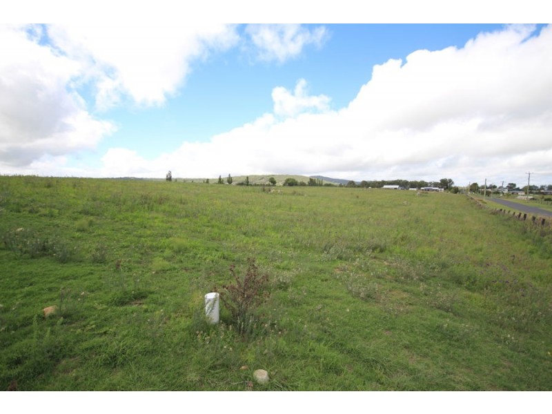 255 East Street, Tenterfield NSW 2372