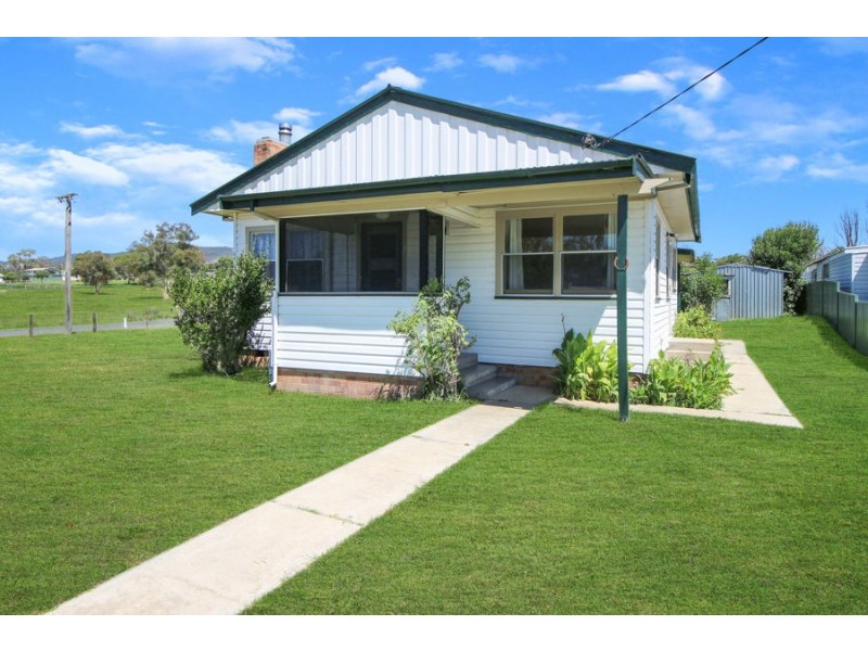 54 Pelham Street, Tenterfield NSW 2372
