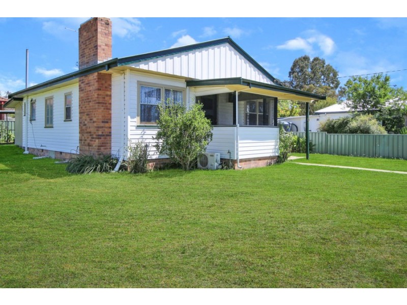 54 Pelham Street, Tenterfield NSW 2372