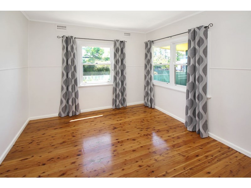 54 Pelham Street, Tenterfield NSW 2372