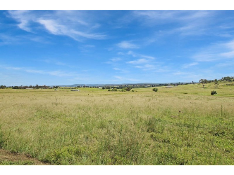 79 Bellevue Road, Tenterfield NSW 2372