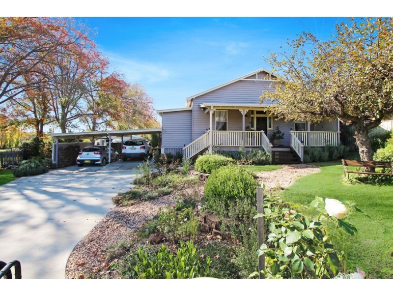72 Martin Street, Tenterfield NSW 2372