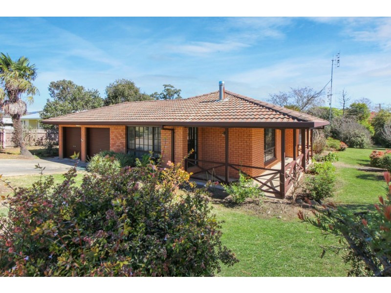 49 Derby Street, Tenterfield NSW 2372